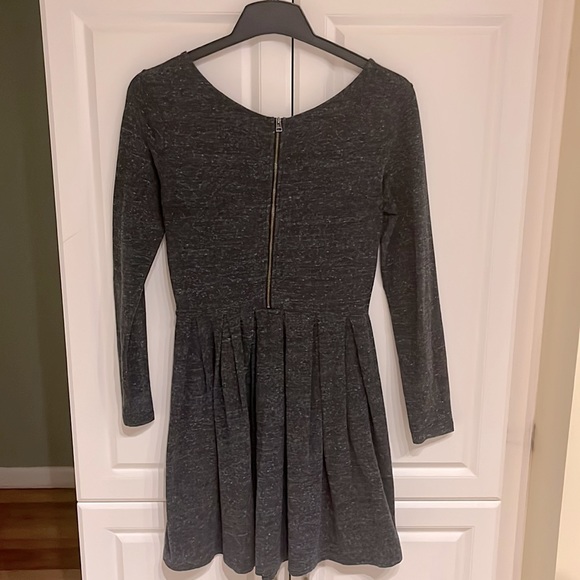 ARITZIA TALULA CHARCOAL DRESS - M - Picture 2 of 3